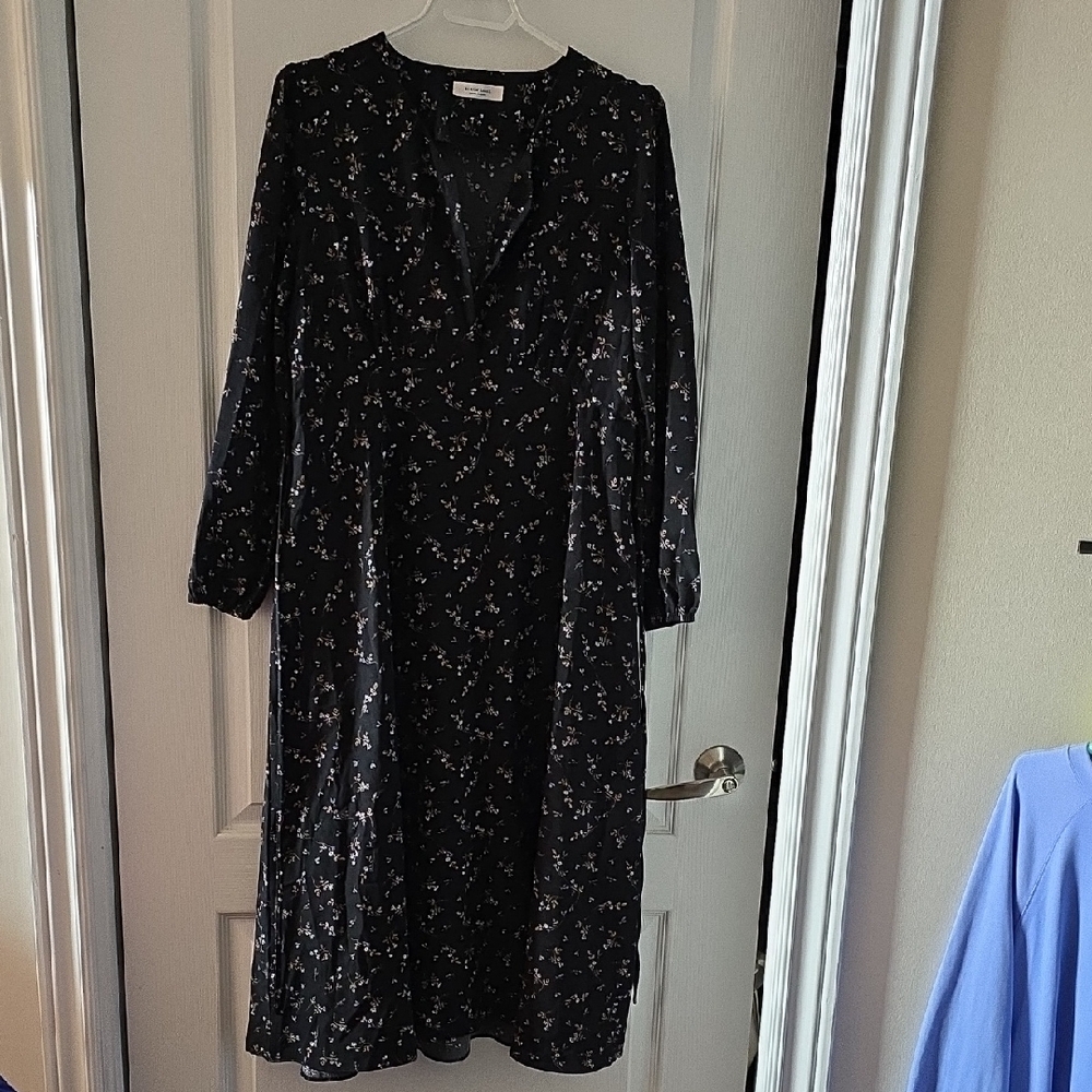 Black Label Long Sleeve Dress with Floral Pattern